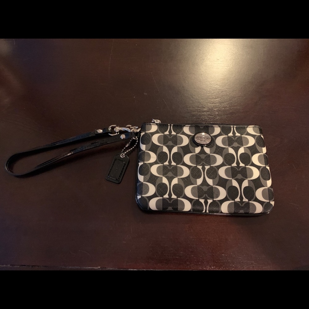 NWOT Coach Wristlet (Black and White)